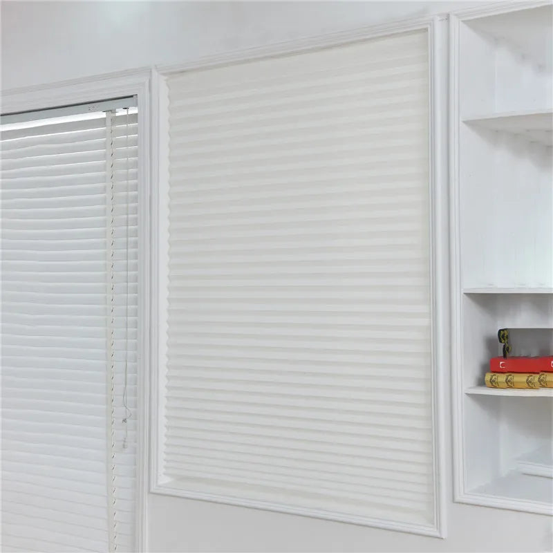 Store plissé adhésif à petit prix, 3 coloris