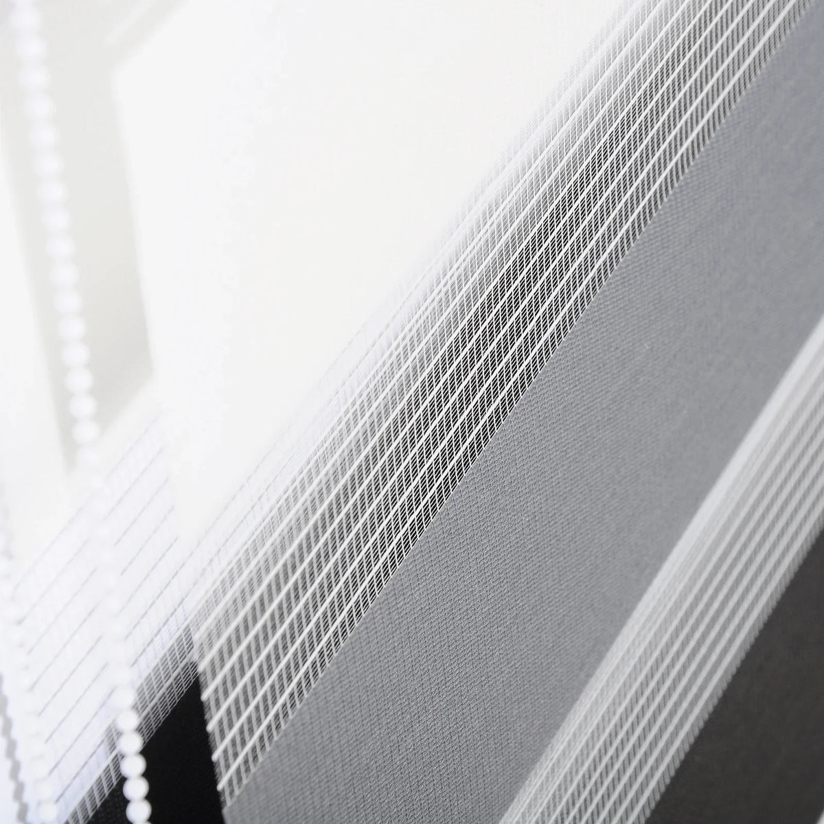 Store double rouleau jour nuit, gris et blanc