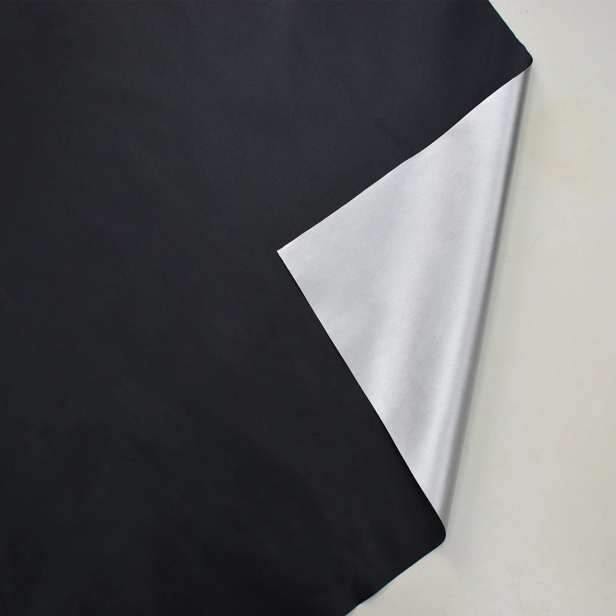 Rideau occultant portable 145 cm pour Velux et fenêtre