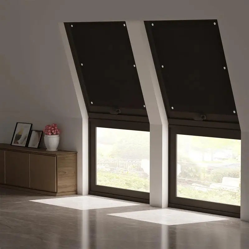 Store occultant à ventouses pour lucarne