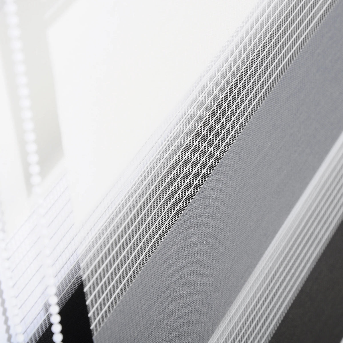 Store double rouleau jour nuit, gris et blanc