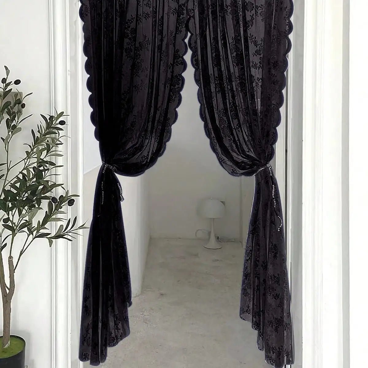 Voilage en dentelle florale noire